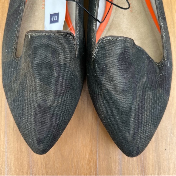 Gap Camouflage Pointy Canvas Flats - Picture 3 of 4